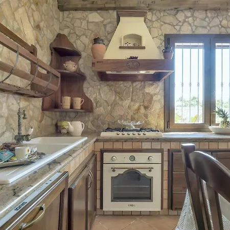 Villa Spiacious Italian Marina di Mancaversa