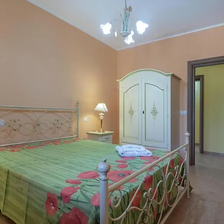 Villa Spiacious Italian Marina di Mancaversa